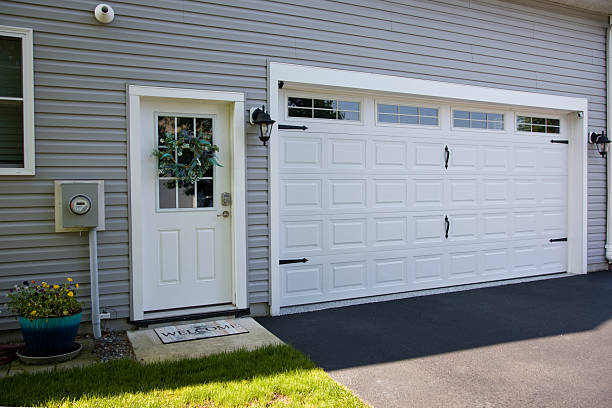 24/7 Emergency Garage Door Roller Replacement experts in Newport East, RI